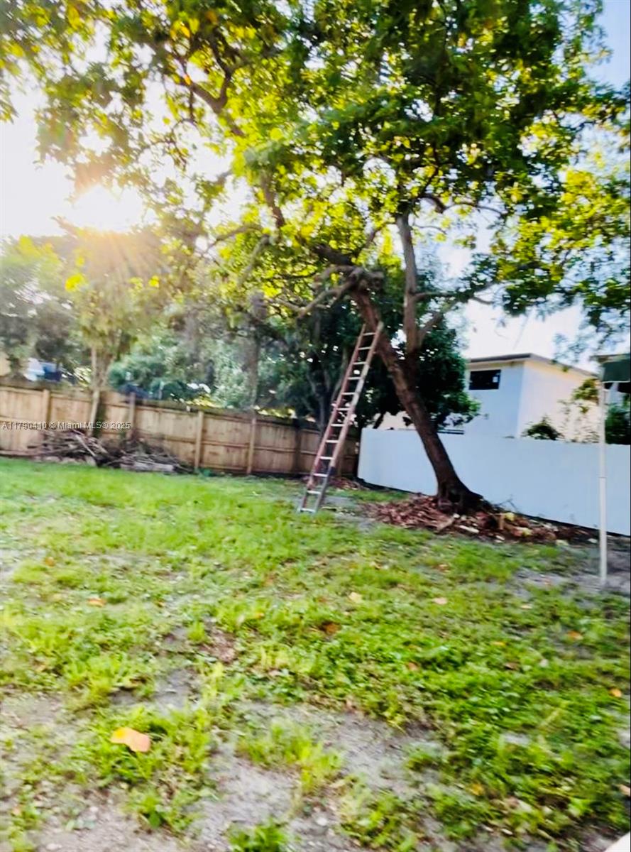 1945 NW 51st St Ter,Miami, FL 33142