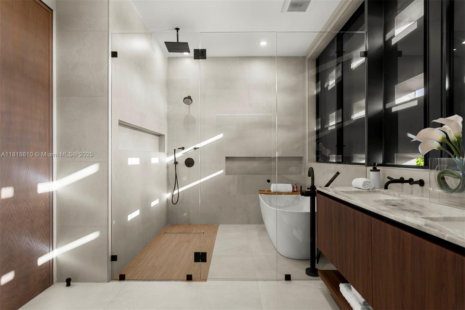 3571 Fair Isle St Miami, FL 33133