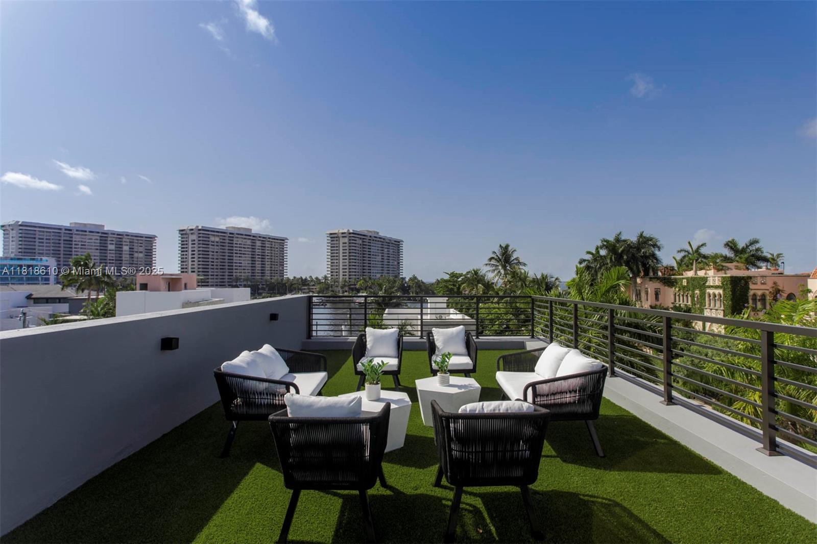 3571 Fair Isle St Miami, FL 33133