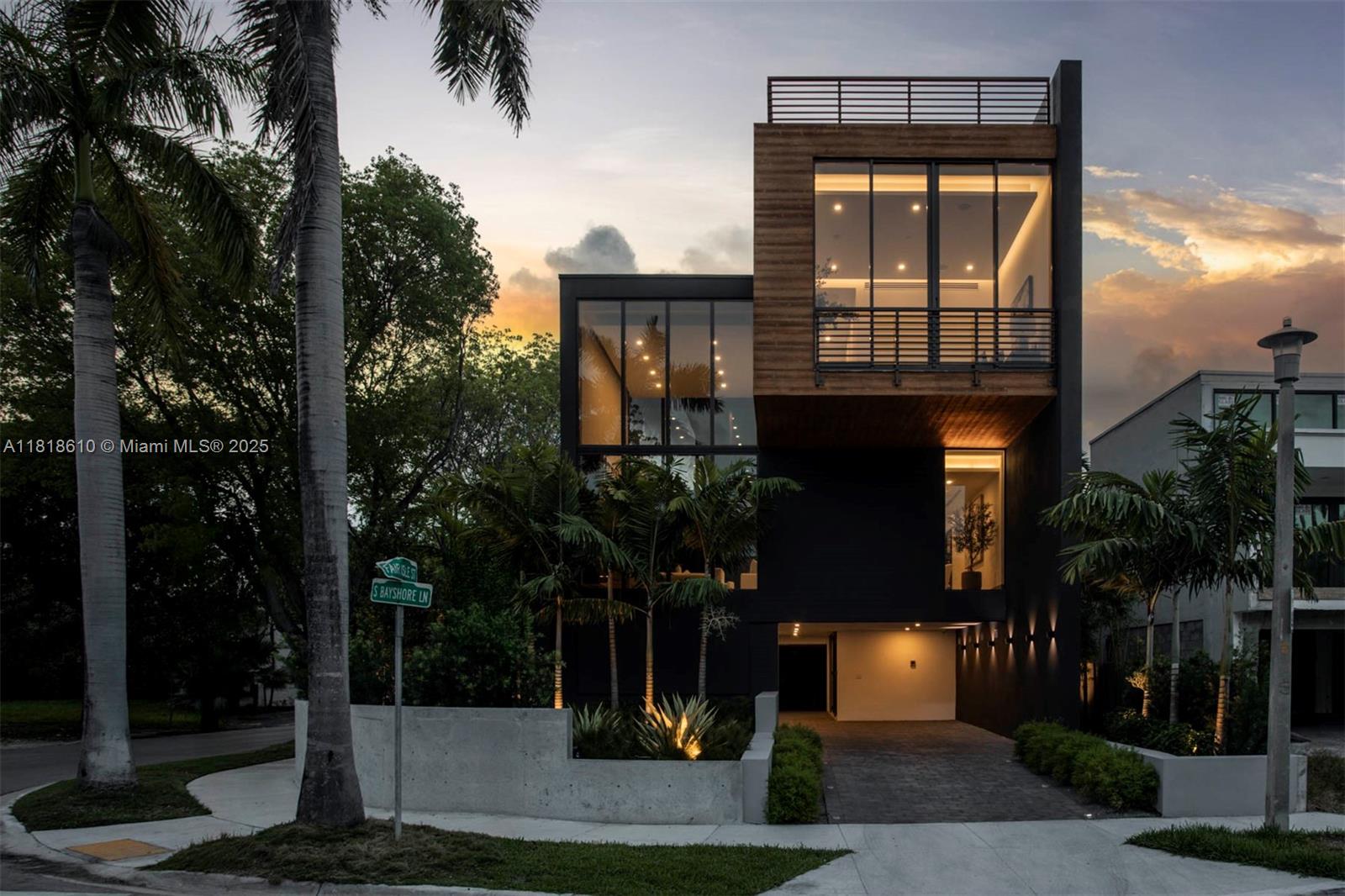 3571 Fair Isle St Miami, FL 33133