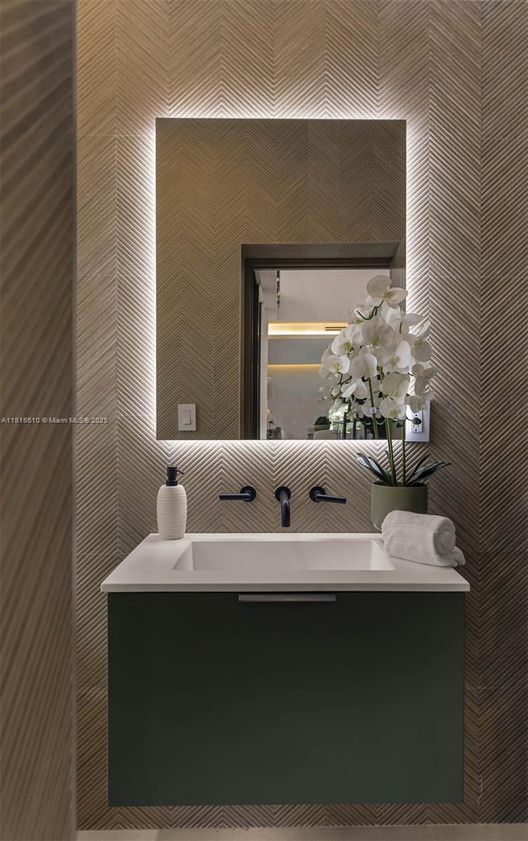 3571 Fair Isle St Miami, FL 33133