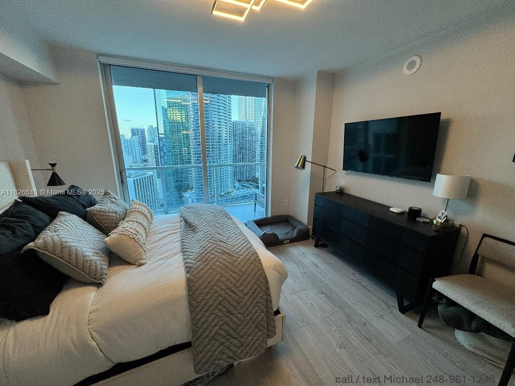 image 500 BRICKELL EAST CONDO U10