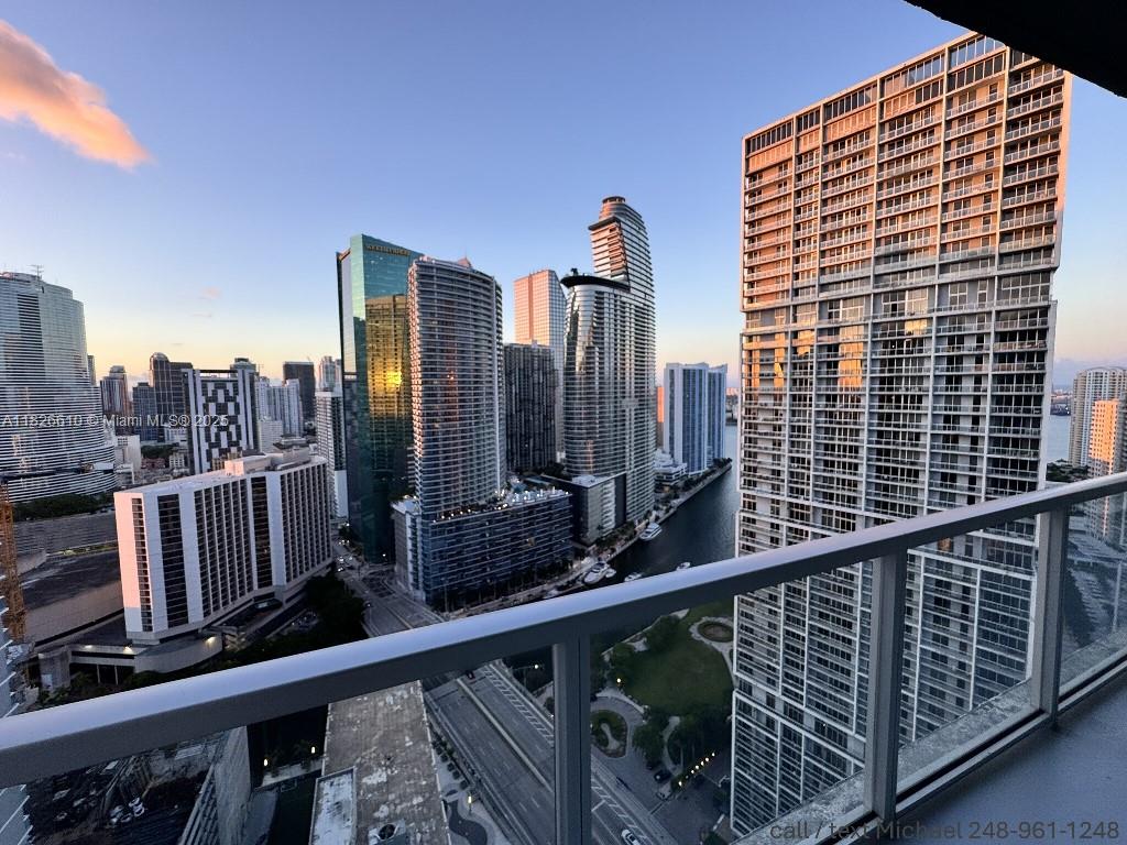 image 500 BRICKELL EAST CONDO U17