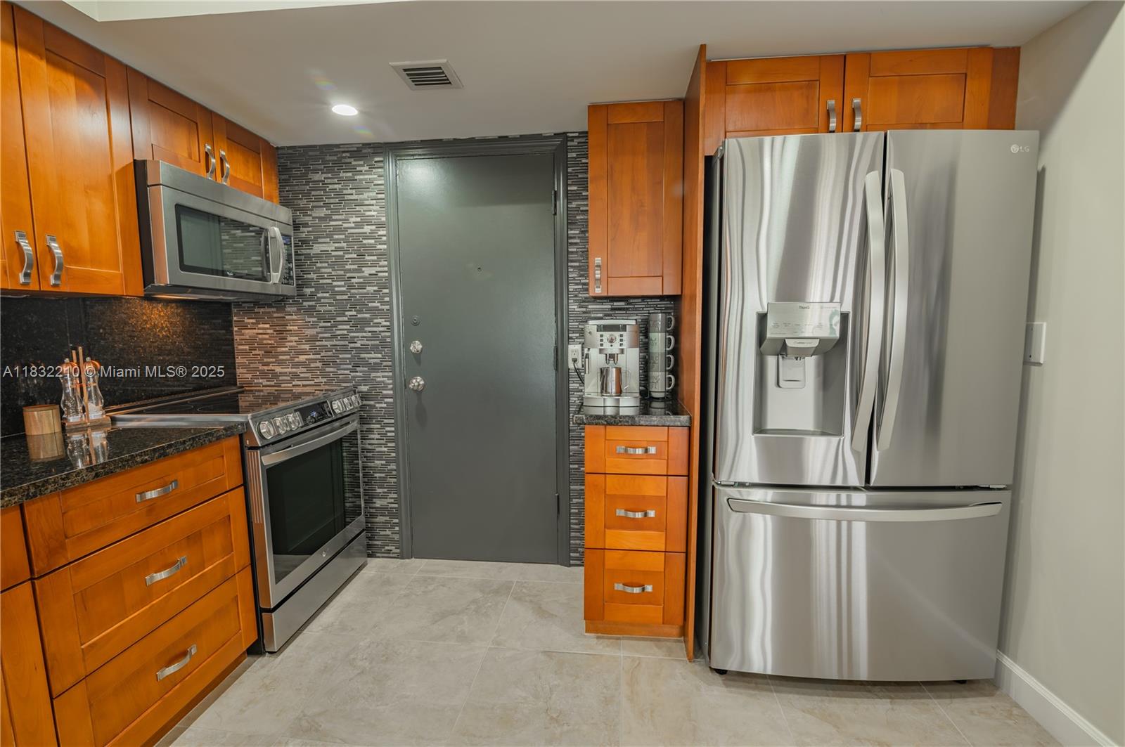 Undisclosed Address,Hallandale Beach, FL 33009