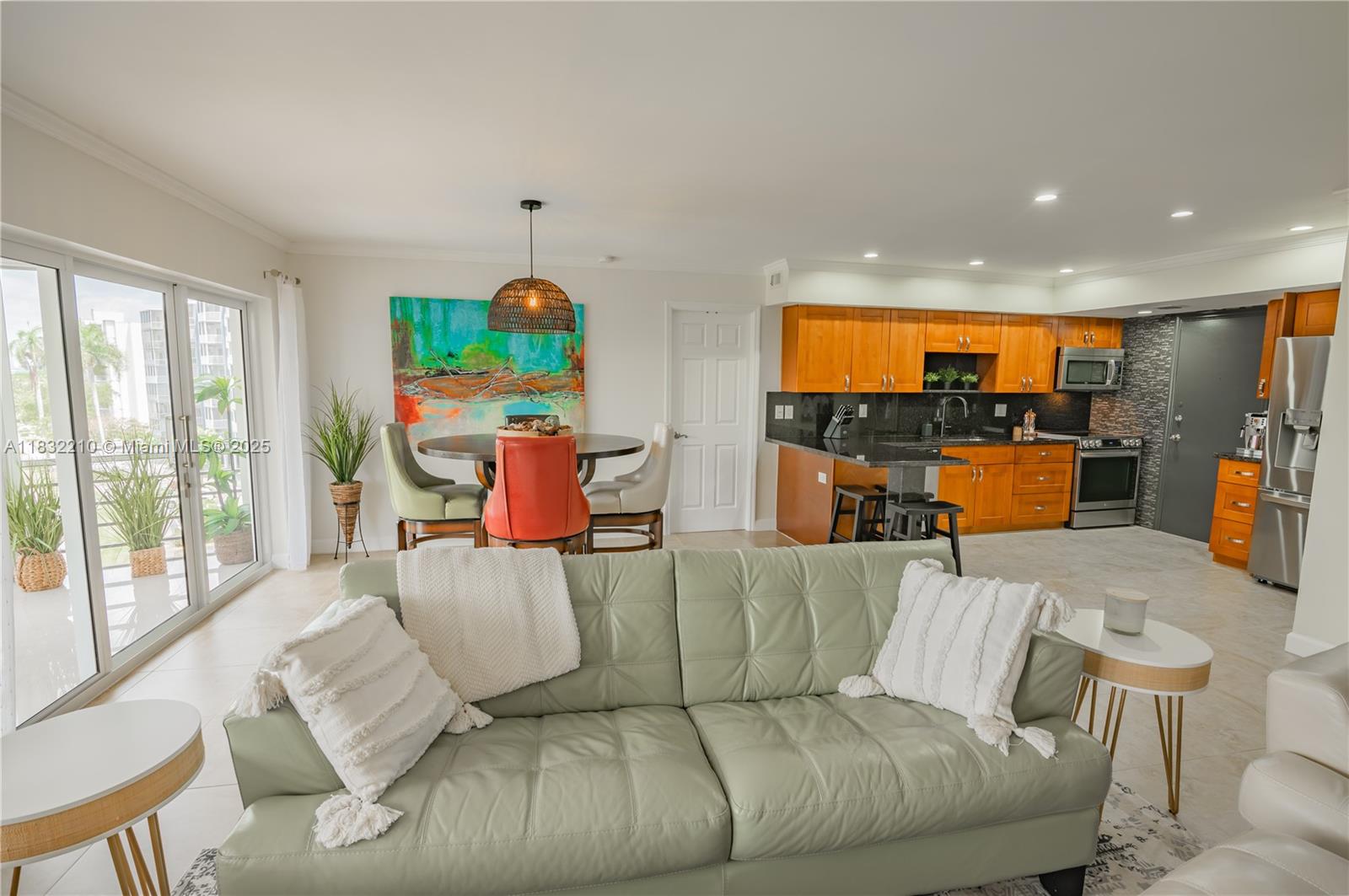 Undisclosed Address,Hallandale Beach, FL 33009