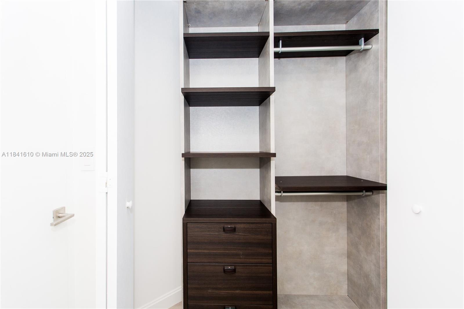 image Brickell Heights East11