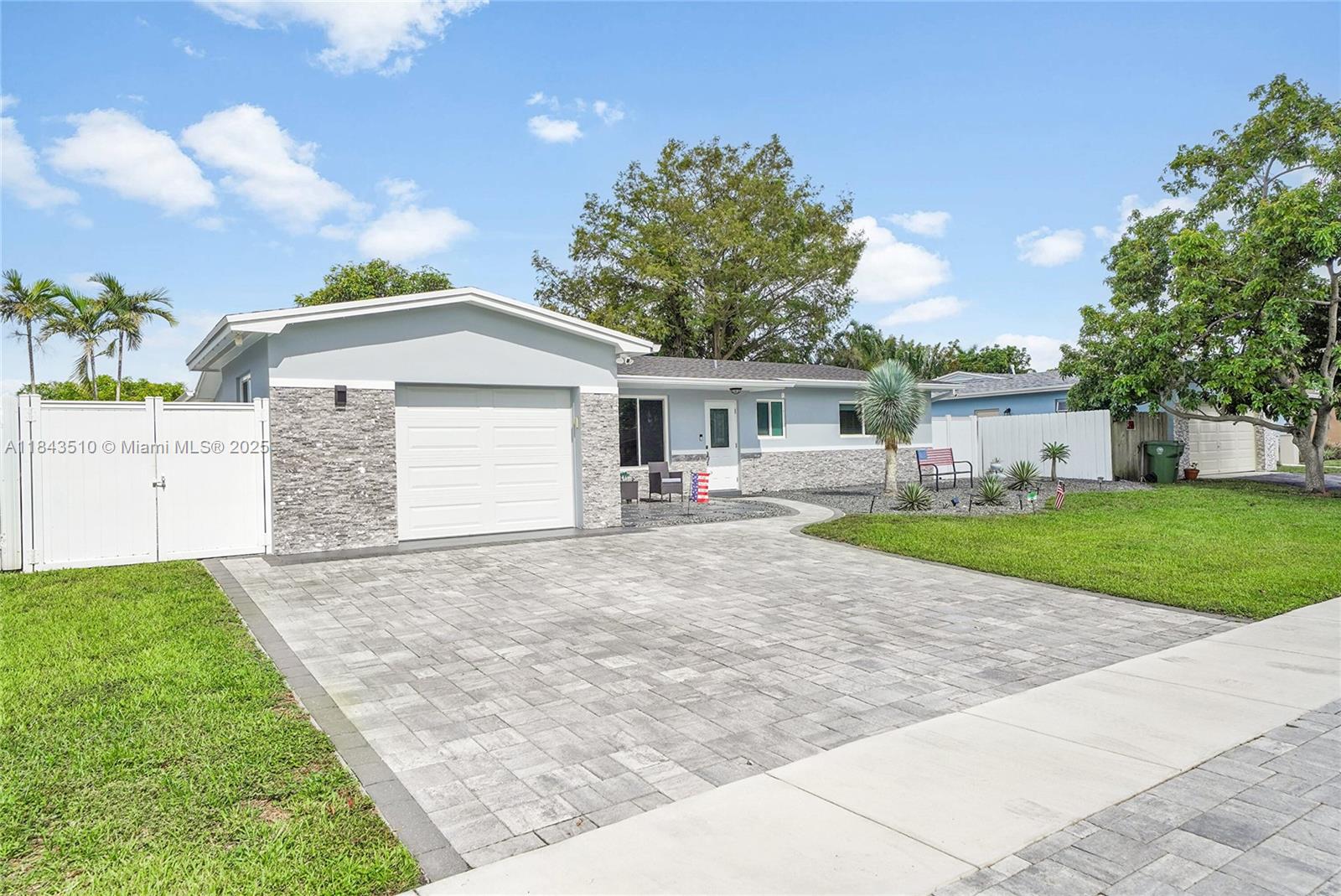 521 NW 93rd Ter