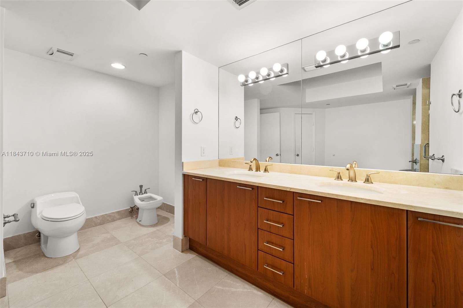 image The Peninsula Ii Condo15