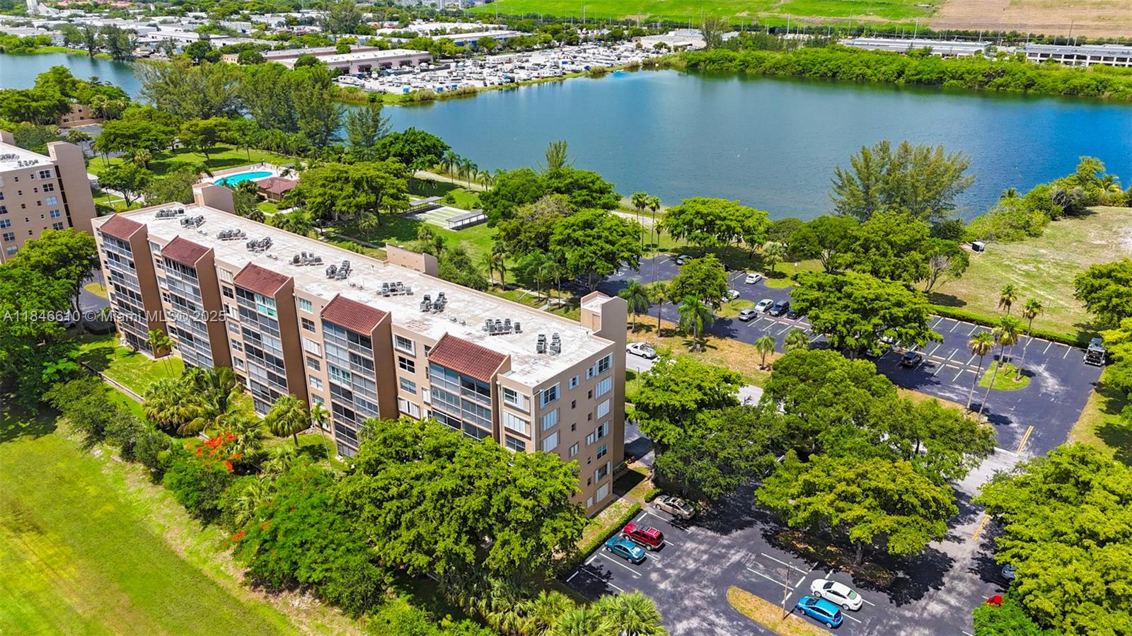 4570 NW 18th Ave #606