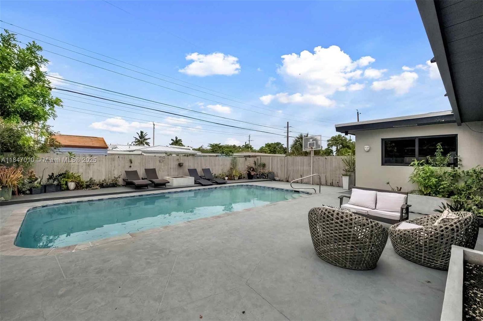 530 NW 39th