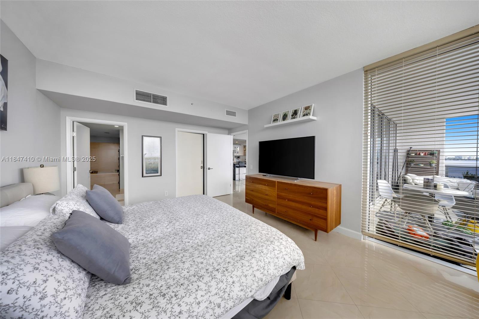 7929 West Dr #1503 North Bay Village, FL 33141