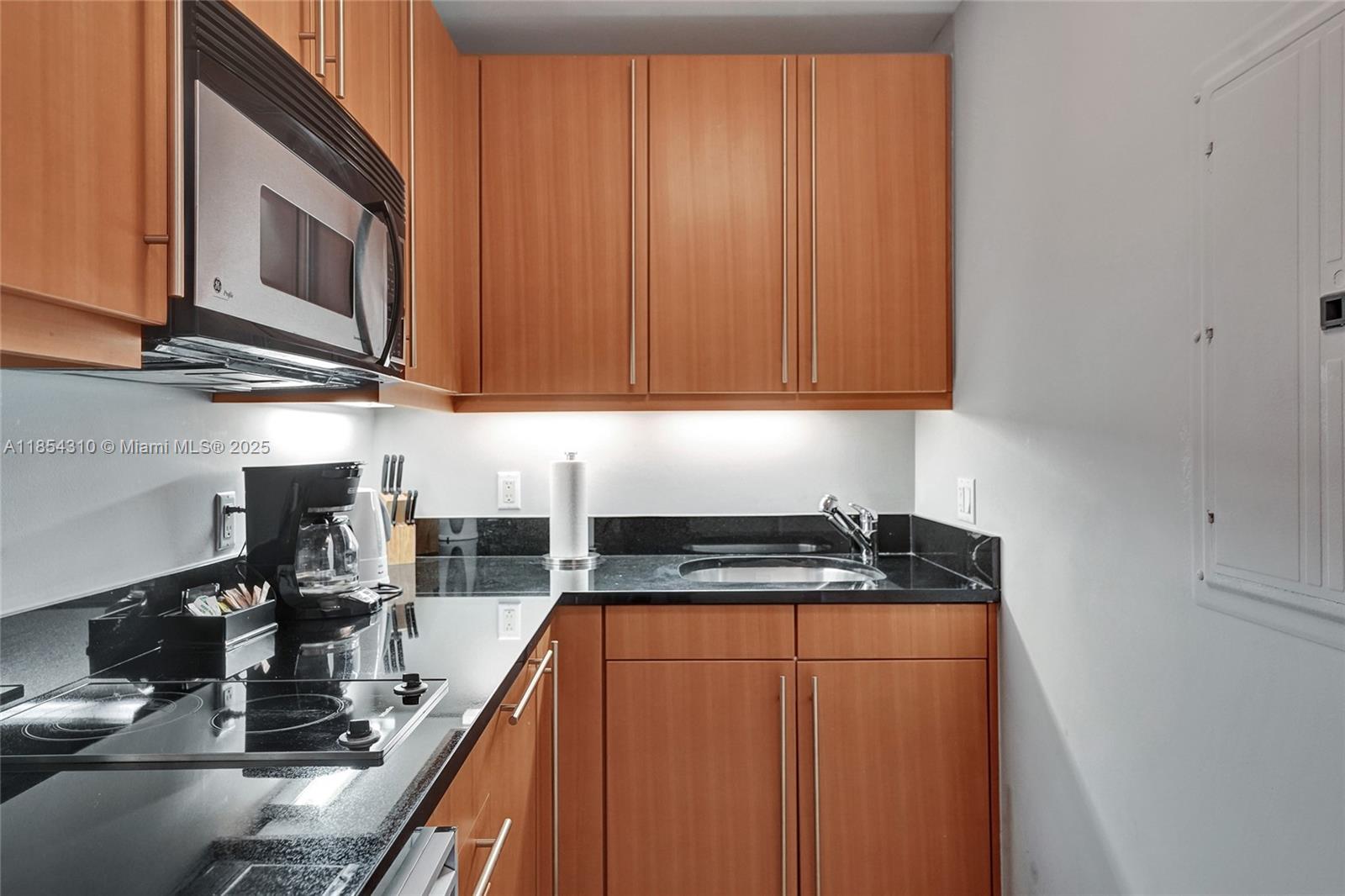 1435 Brickell Ave #3308 Miami, FL 33131