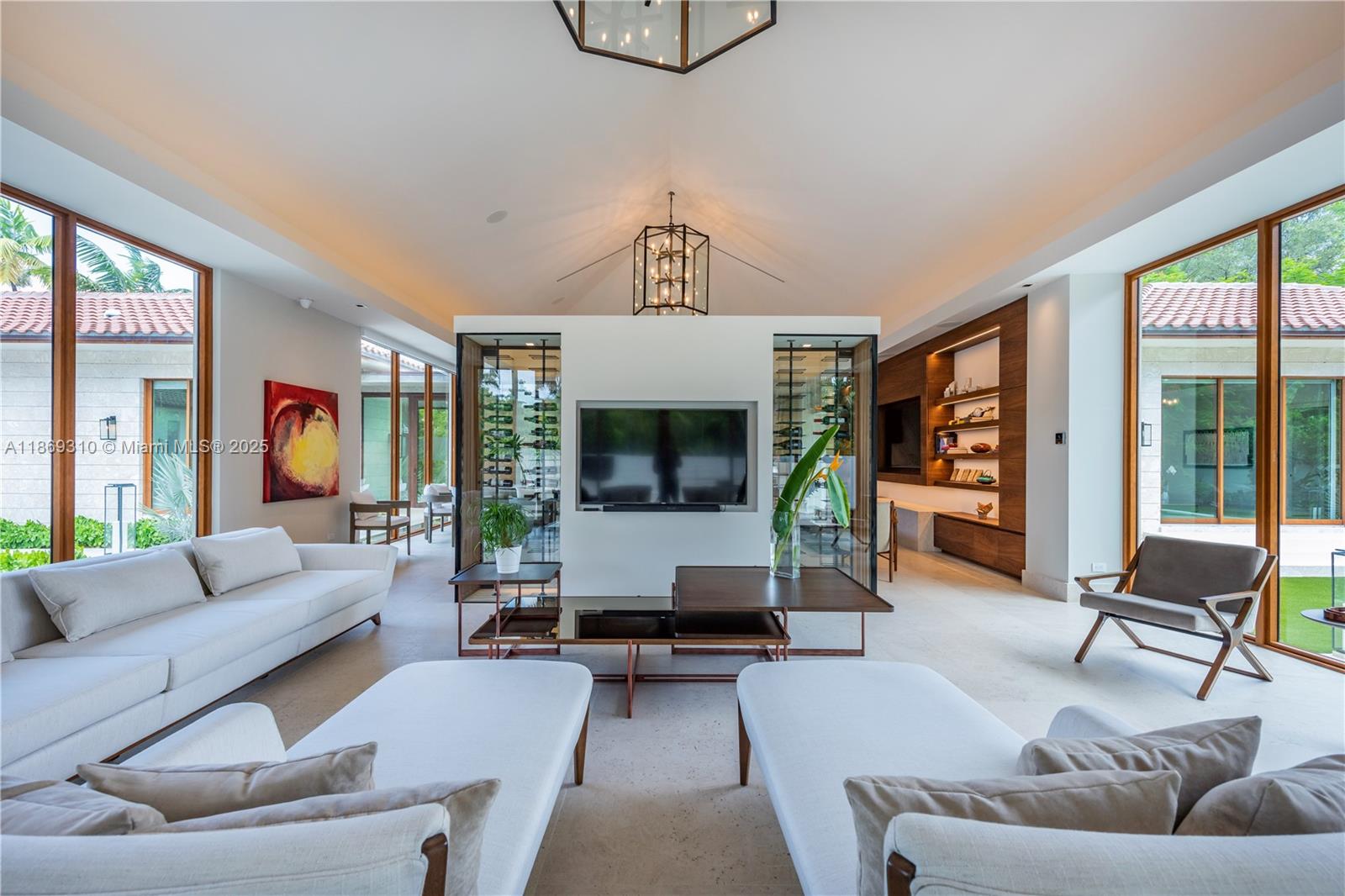 864 NE 84th St Miami, FL 33138