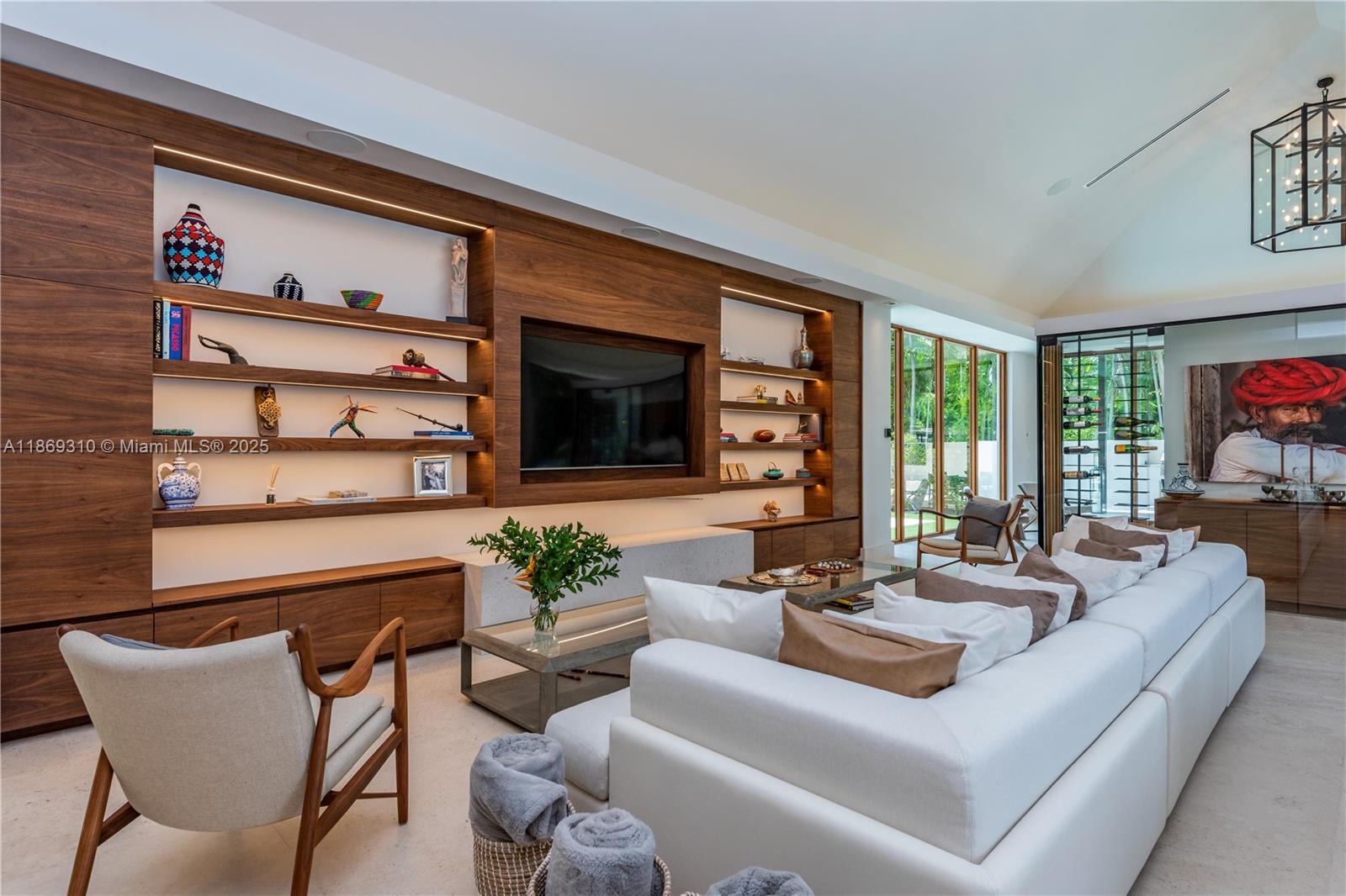 864 NE 84th St Miami, FL 33138