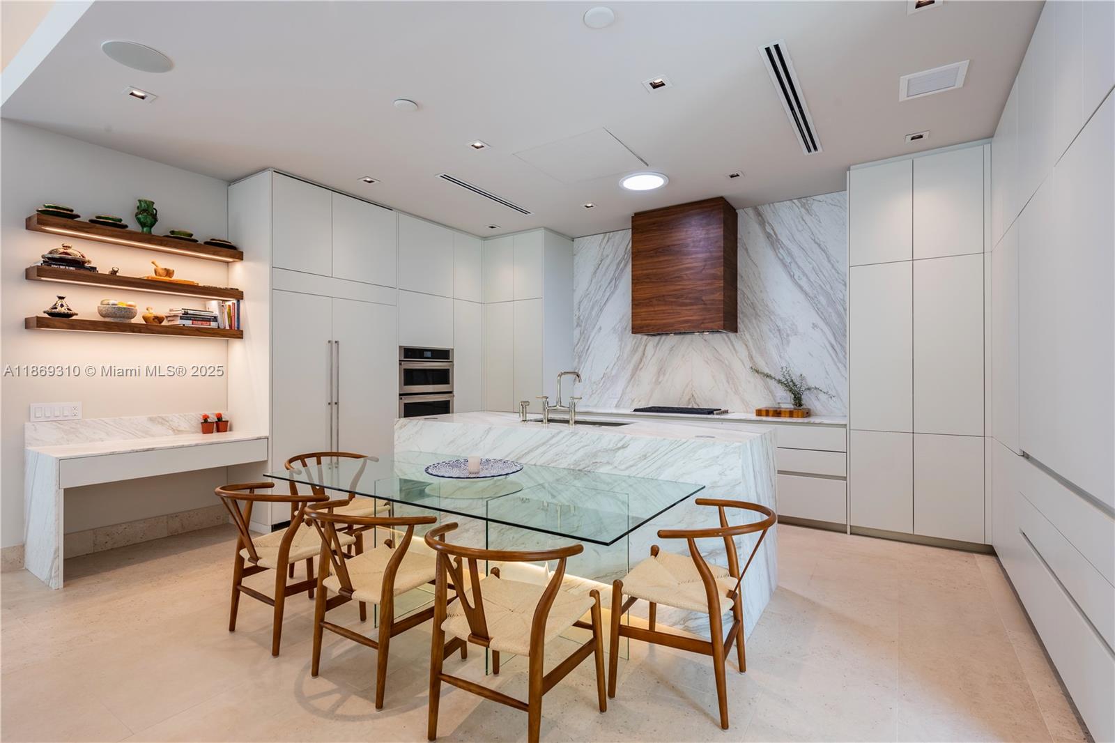 864 NE 84th St Miami, FL 33138