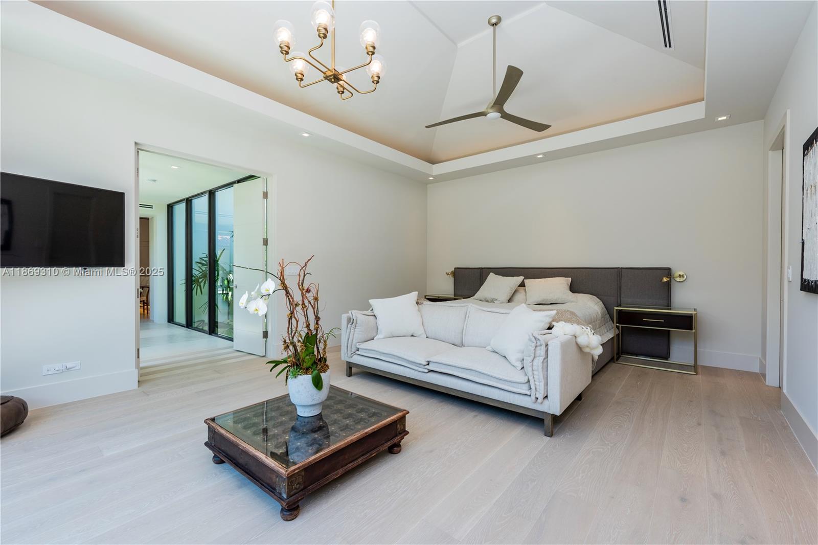 864 NE 84th St Miami, FL 33138