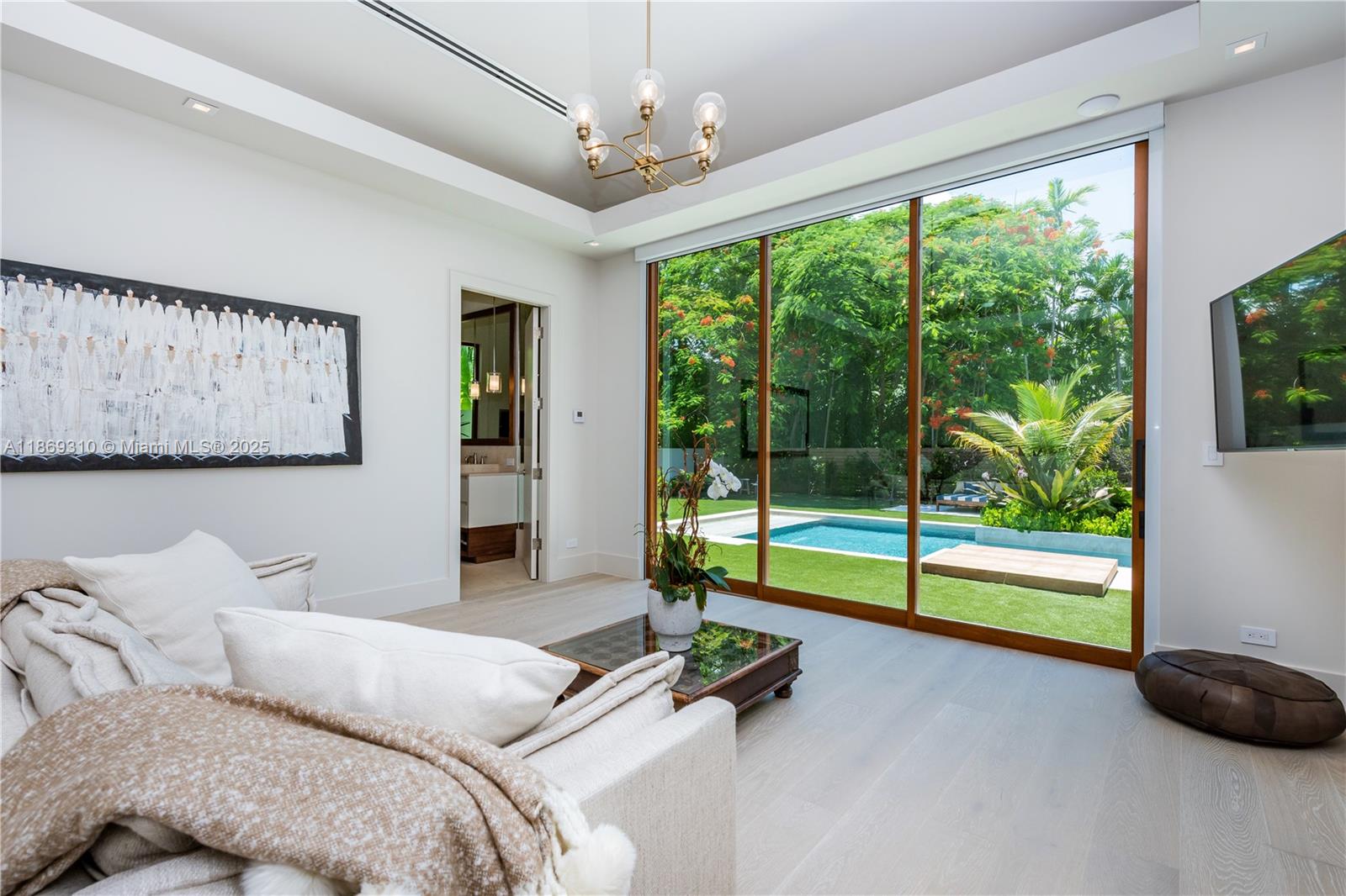 864 NE 84th St Miami, FL 33138