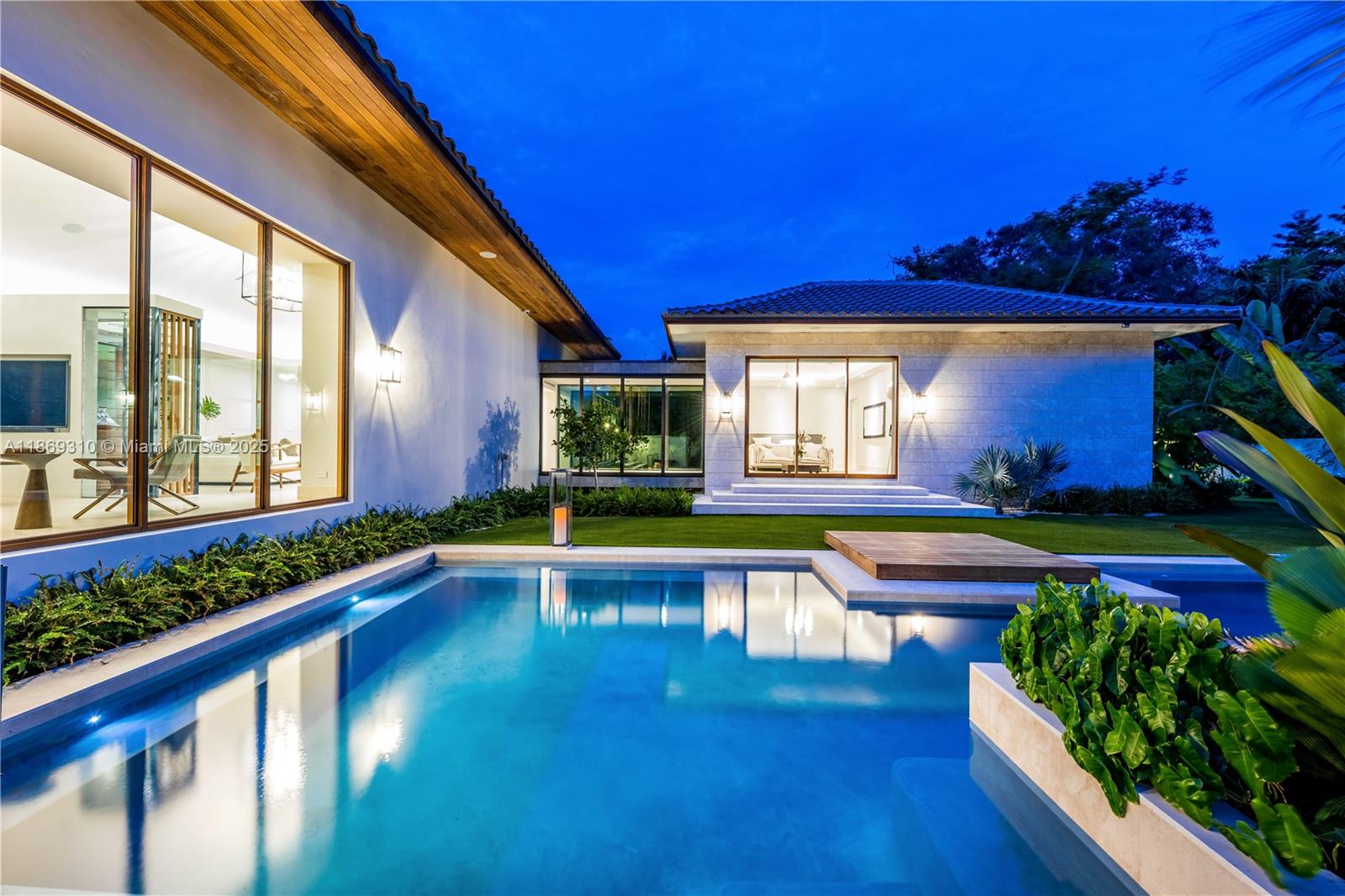 864 NE 84th St Miami, FL 33138