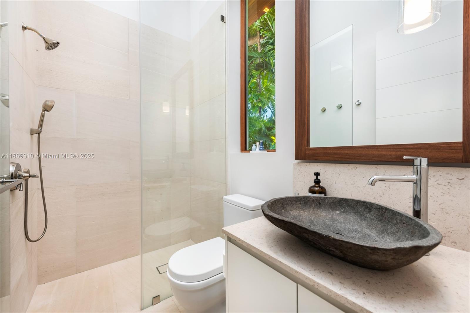 864 NE 84th St Miami, FL 33138