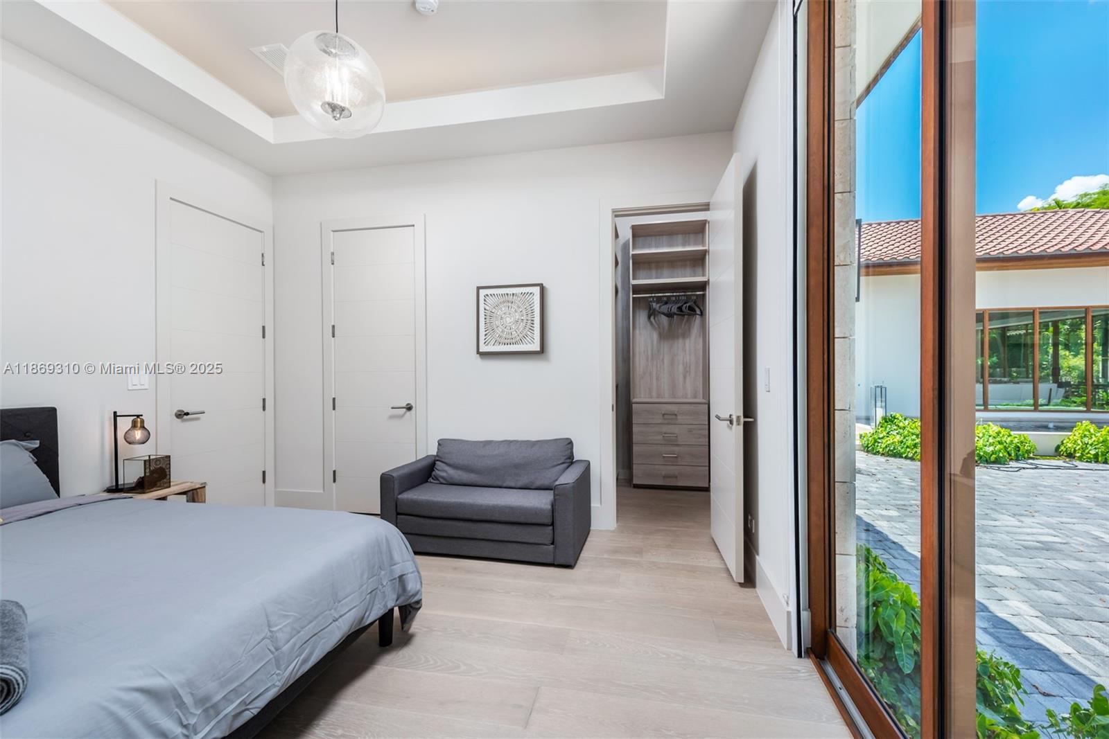 864 NE 84th St Miami, FL 33138