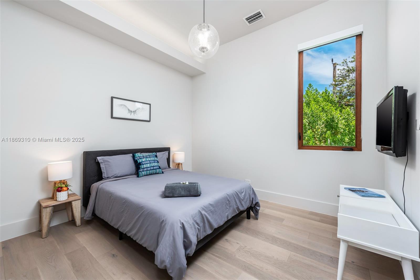 864 NE 84th St Miami, FL 33138