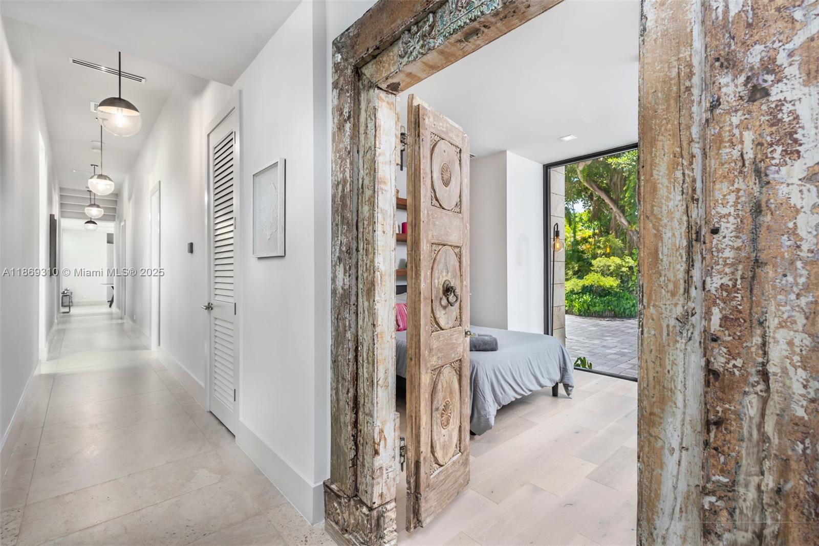 864 NE 84th St Miami, FL 33138