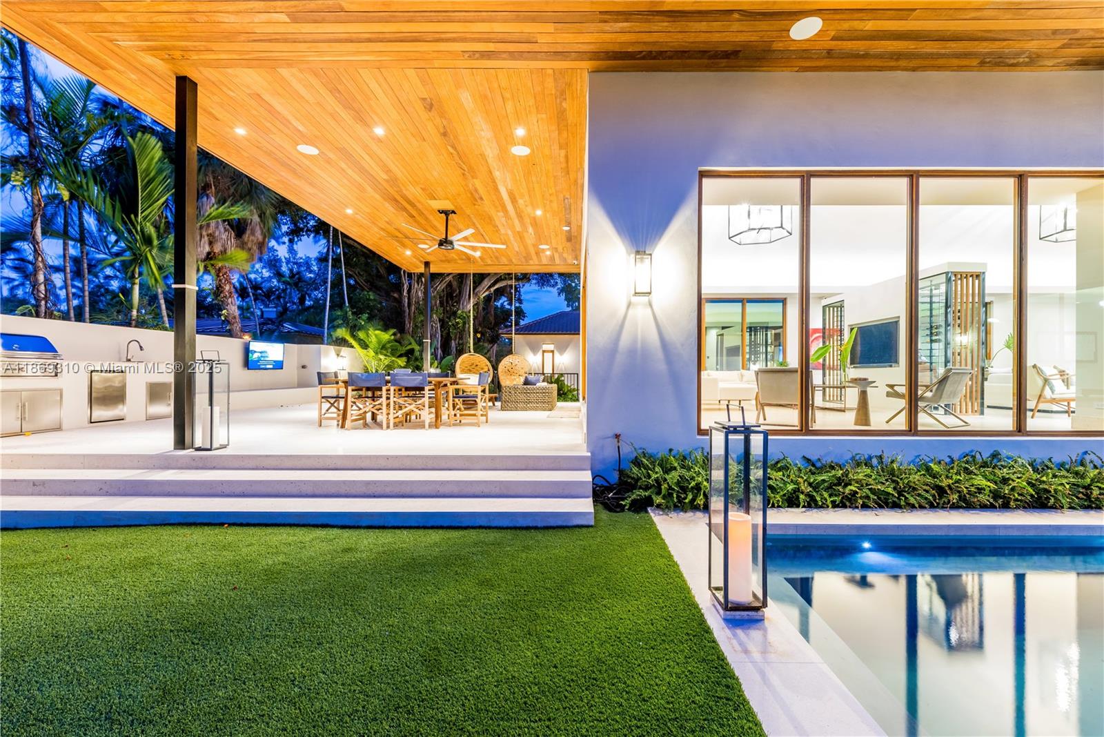 864 NE 84th St Miami, FL 33138