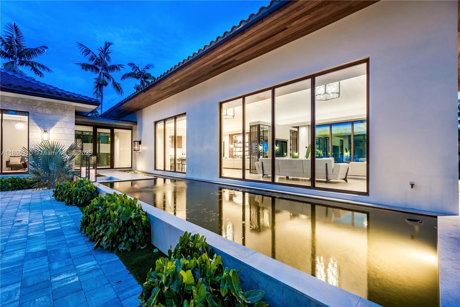 864 NE 84th St Miami, FL 33138