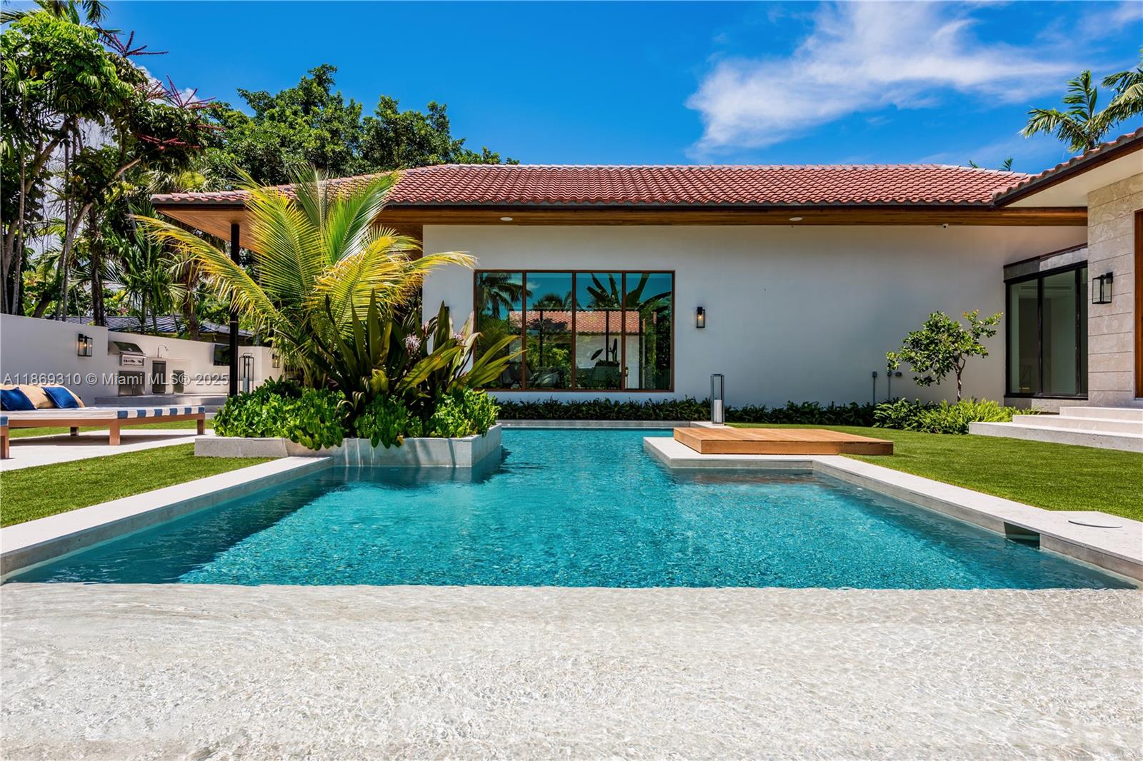 864 NE 84th St Miami, FL 33138