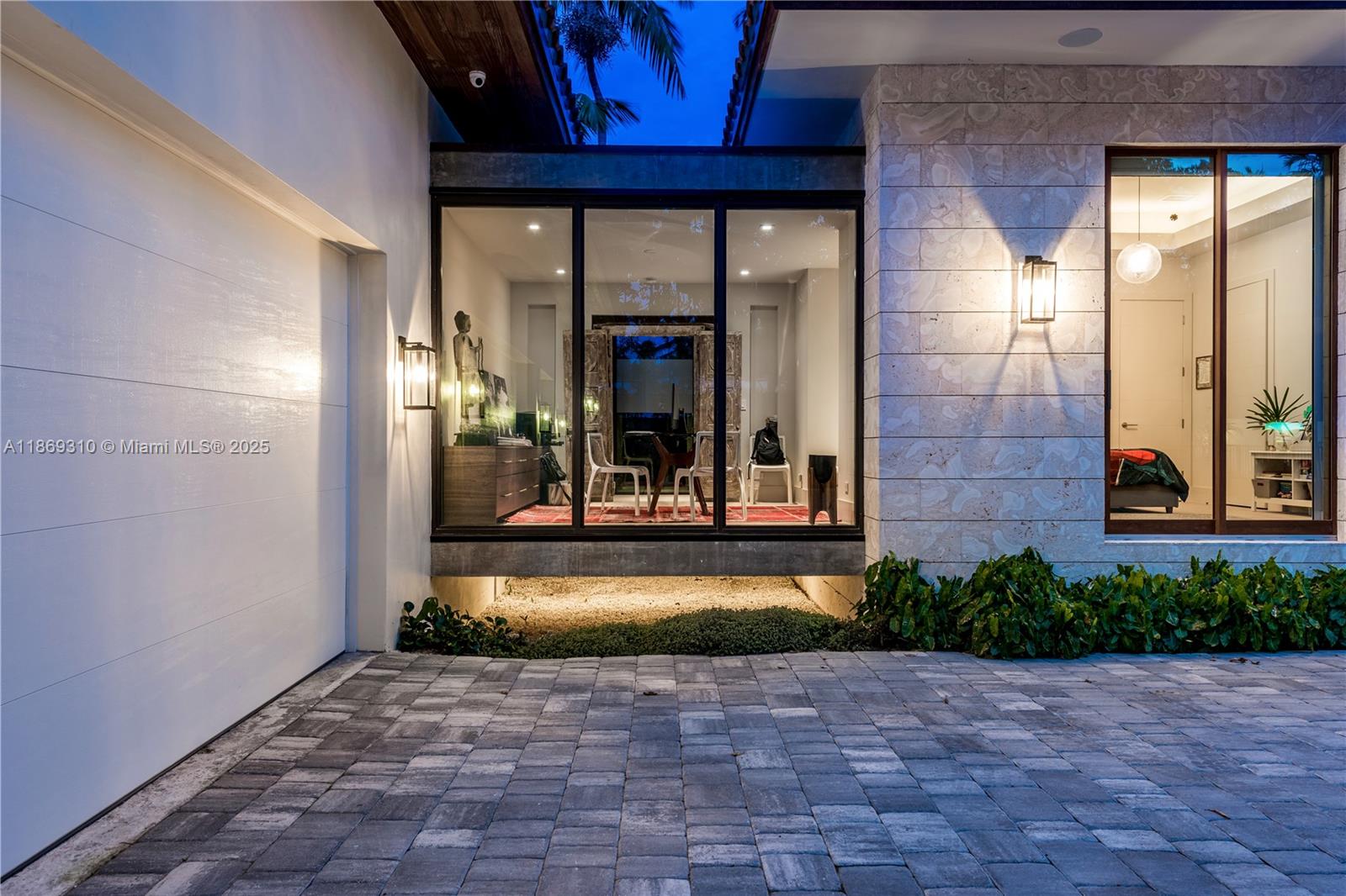 864 NE 84th St Miami, FL 33138