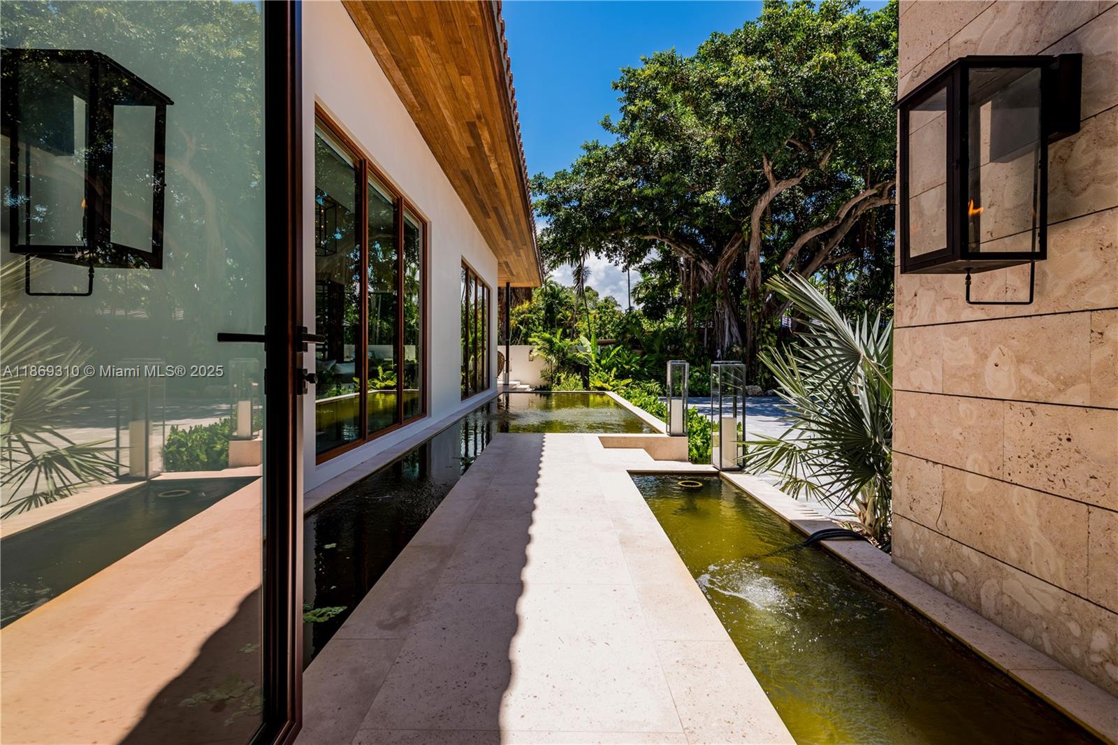 864 NE 84th St Miami, FL 33138