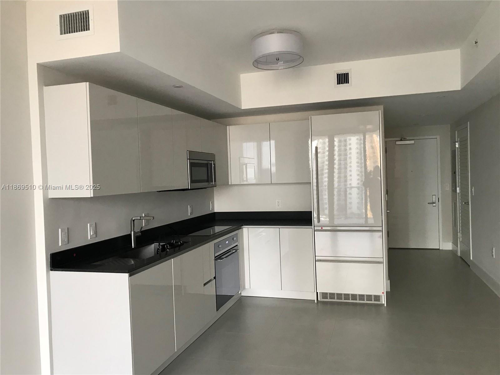 image 1010 Brickell33
