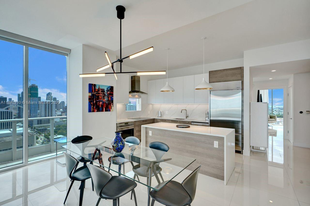 image Paramount Bay9