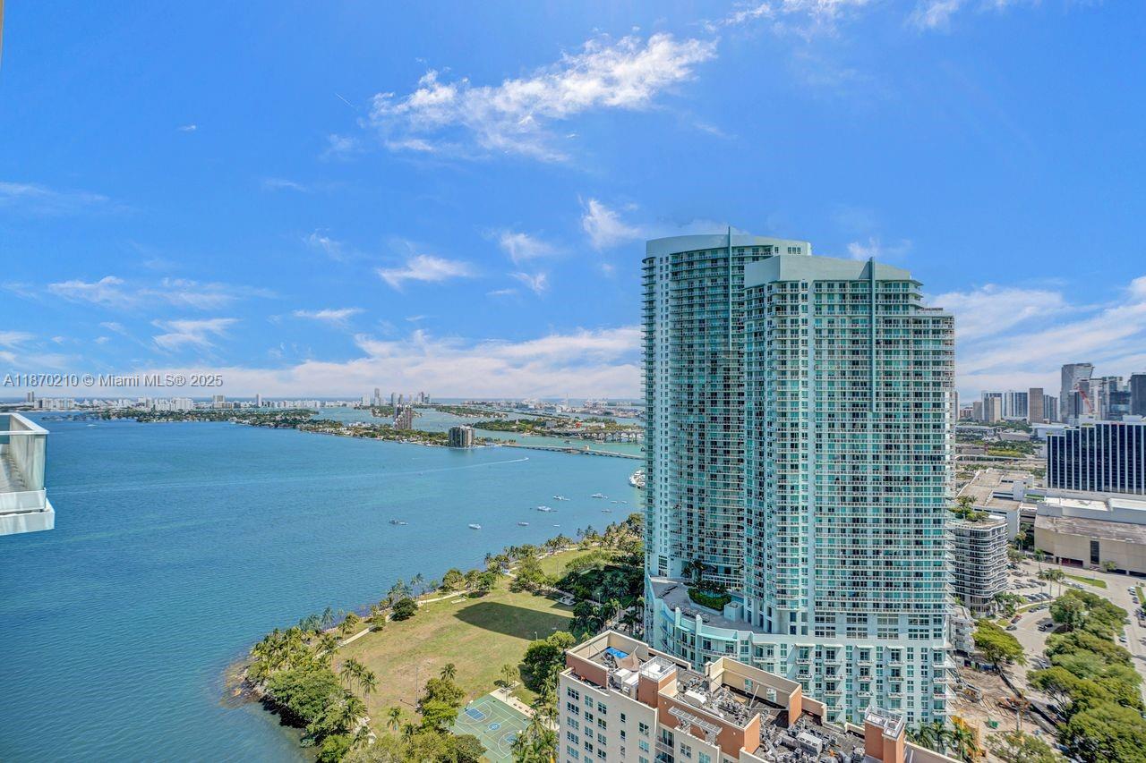 image Paramount Bay22