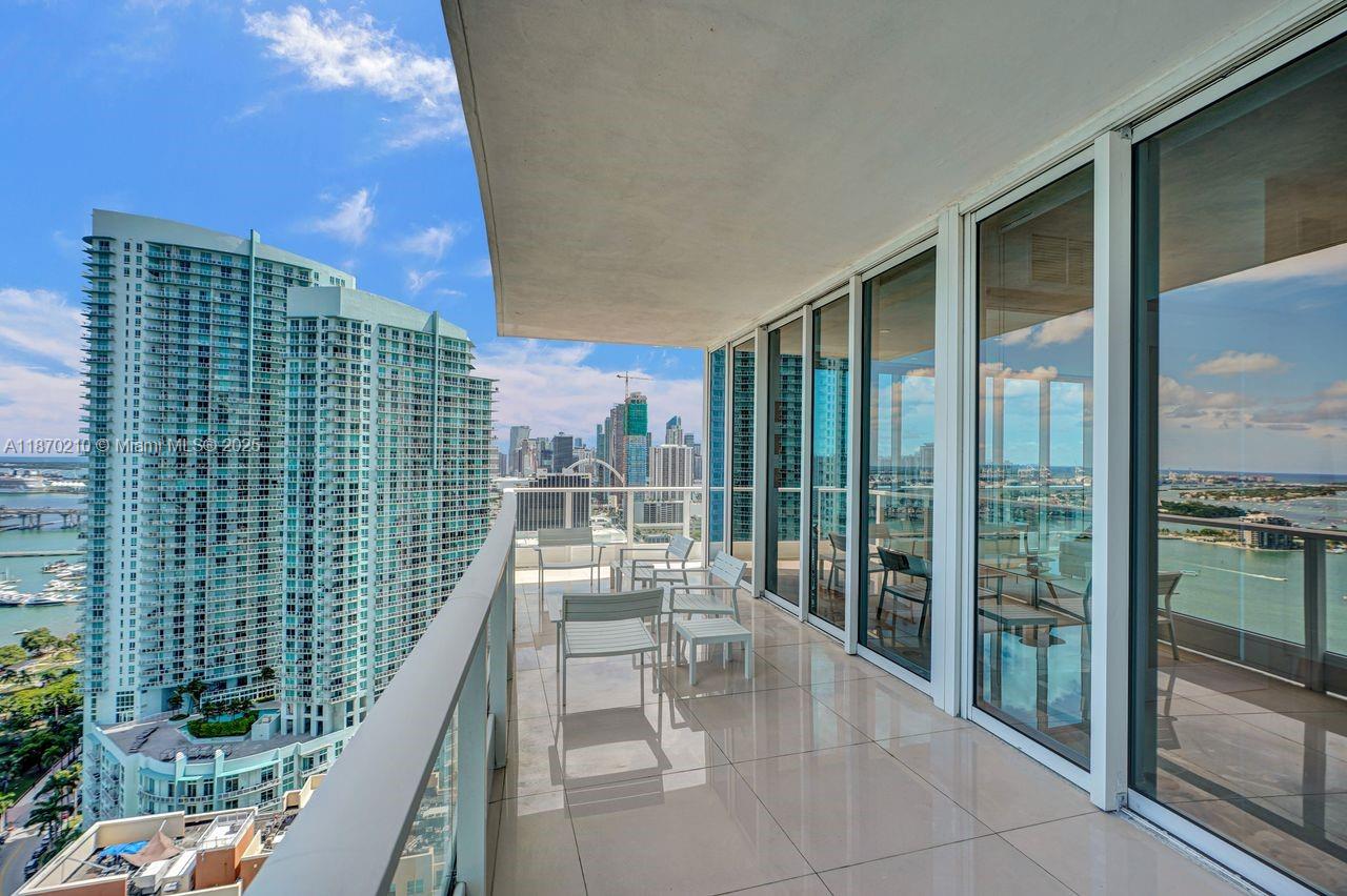 image Paramount Bay31