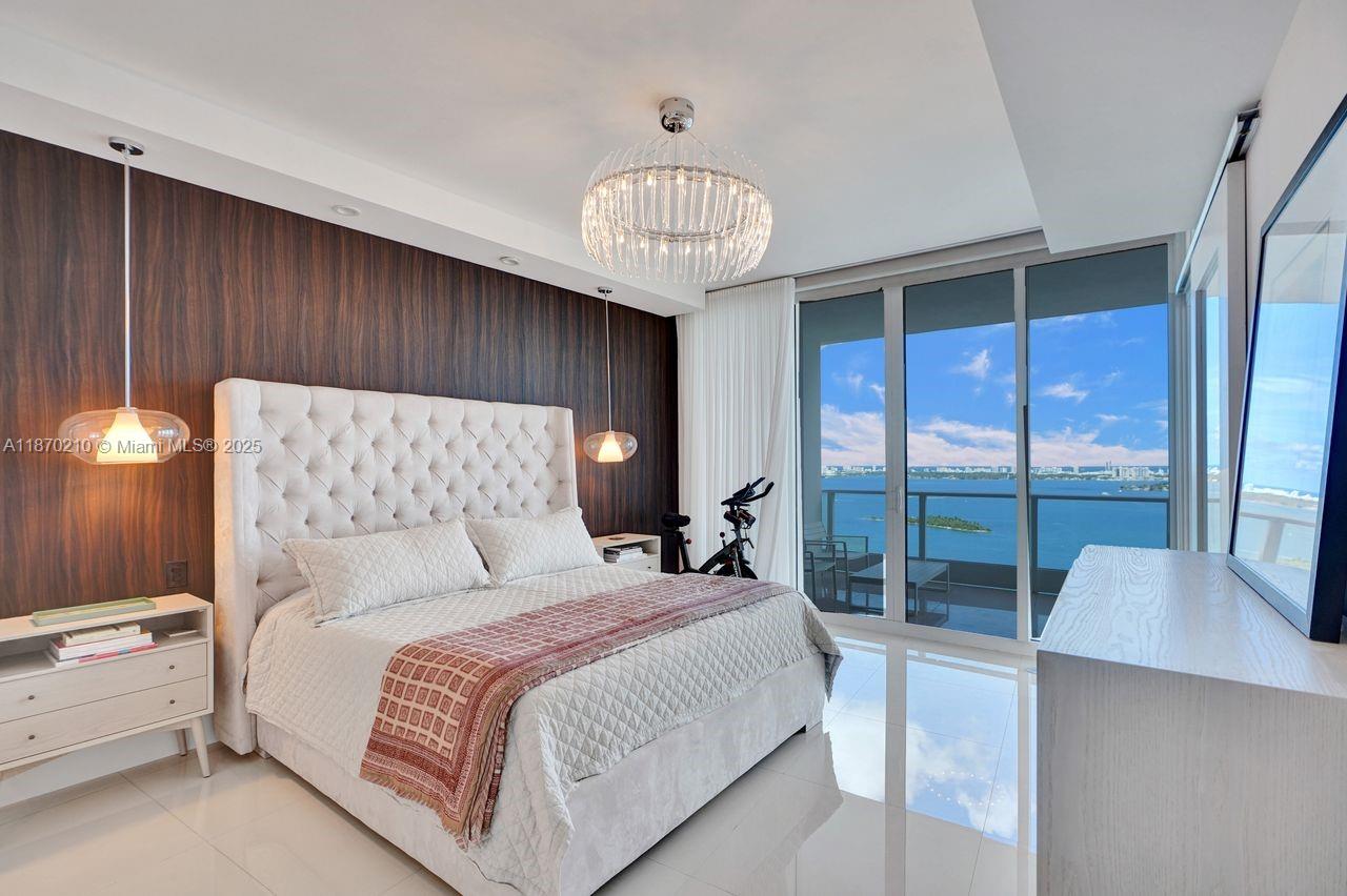 image Paramount Bay36