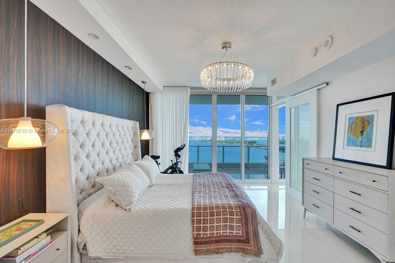 image Paramount Bay39
