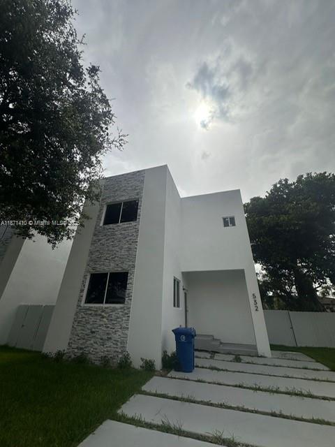 532 NW 17th Ave