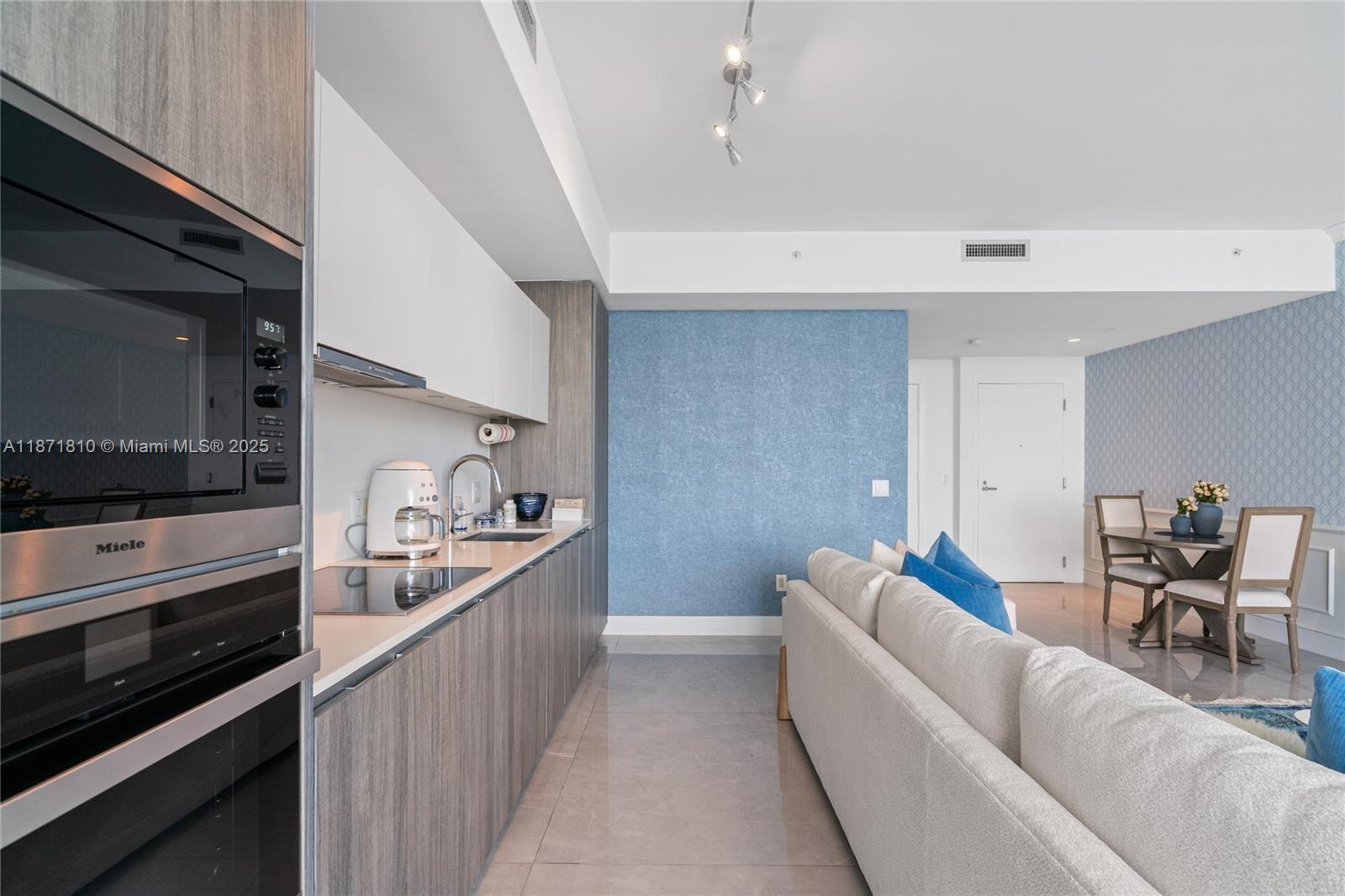 image Biscayne Beach Condo11