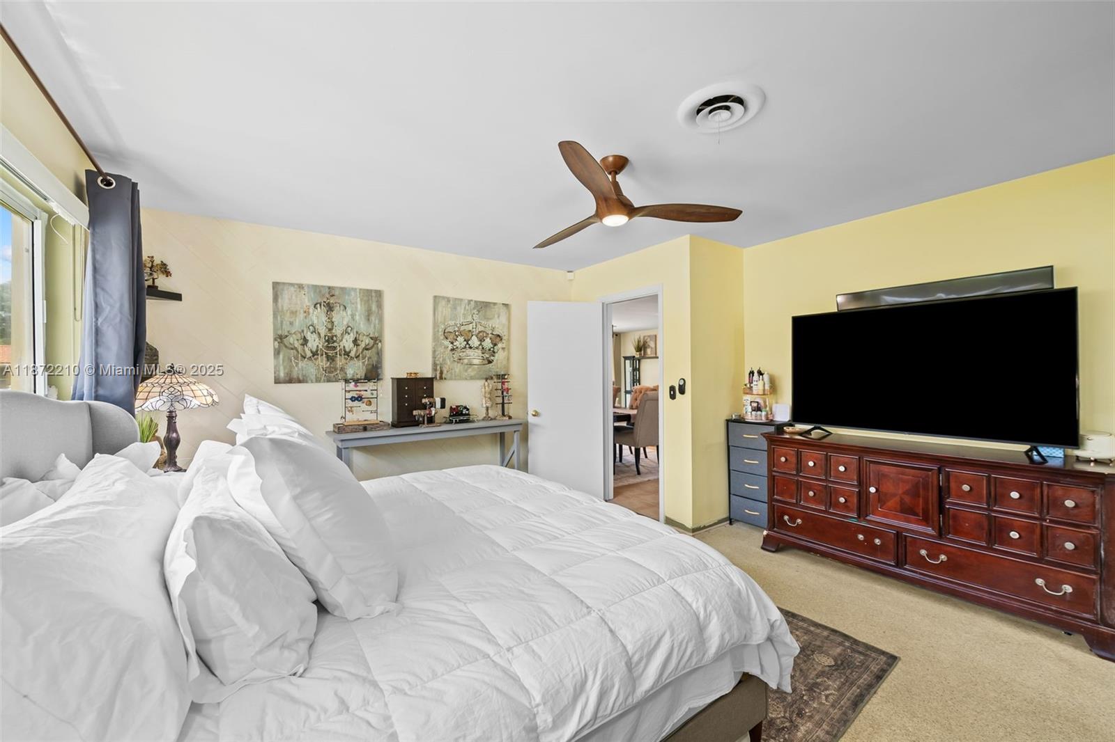 1925 N 39th Ave Hollywood, FL 33021