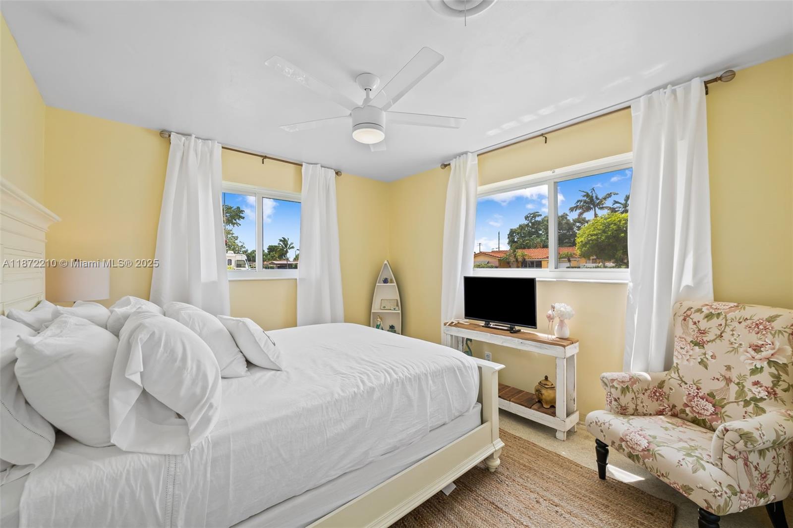 1925 N 39th Ave Hollywood, FL 33021