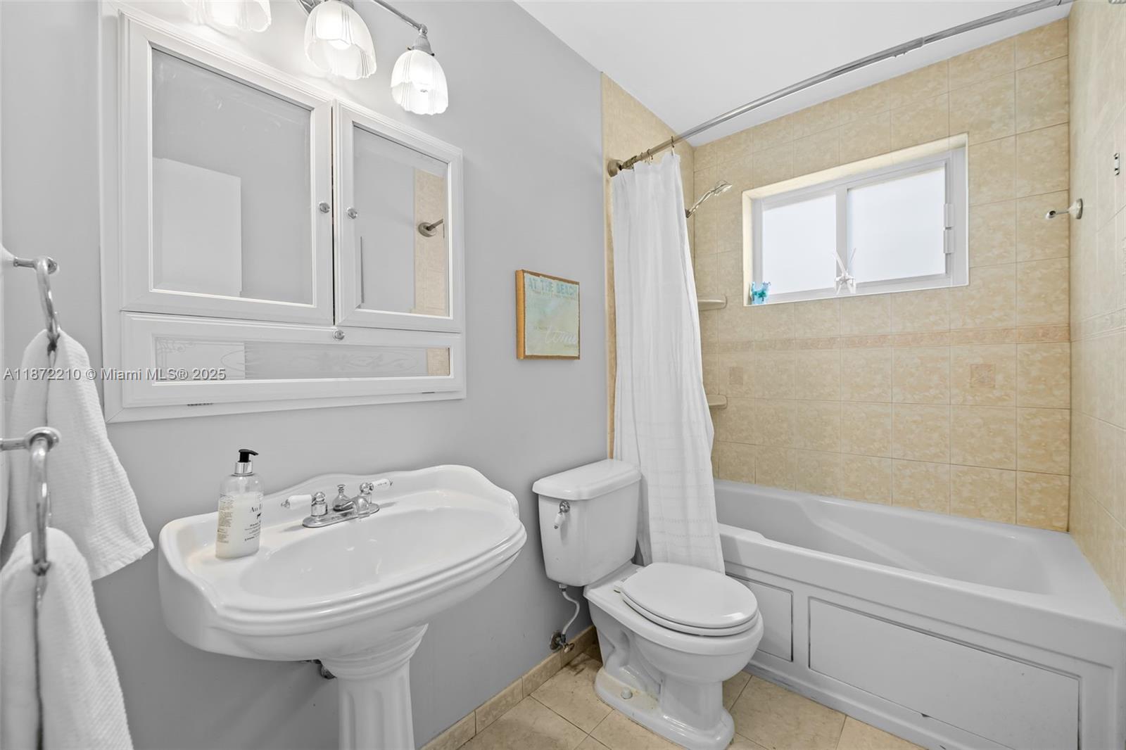 1925 N 39th Ave Hollywood, FL 33021