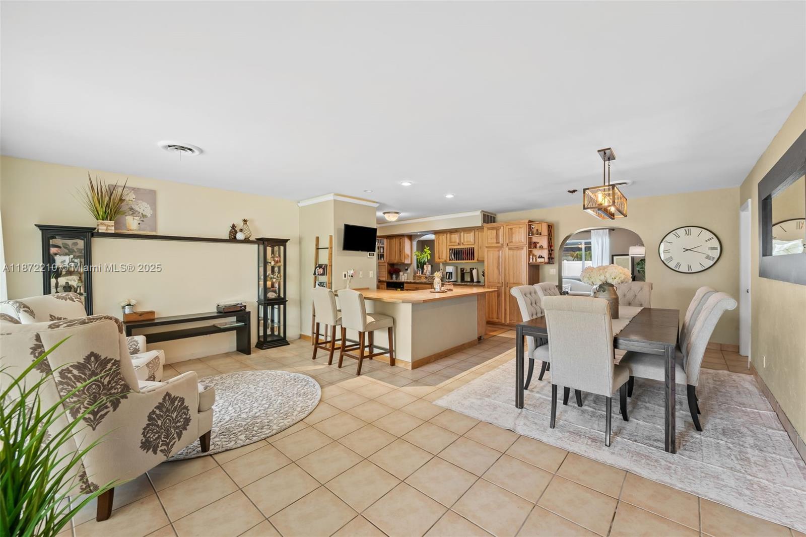 1925 N 39th Ave Hollywood, FL 33021