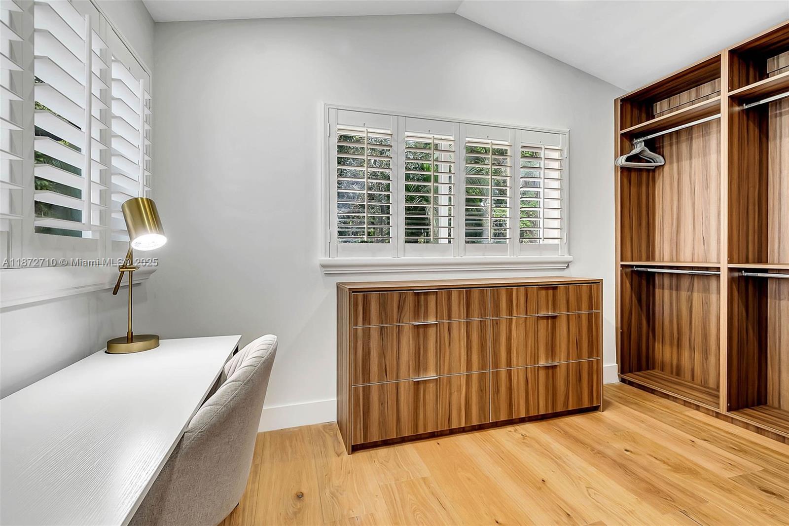 Undisclosed Address Pinecrest, FL 33156