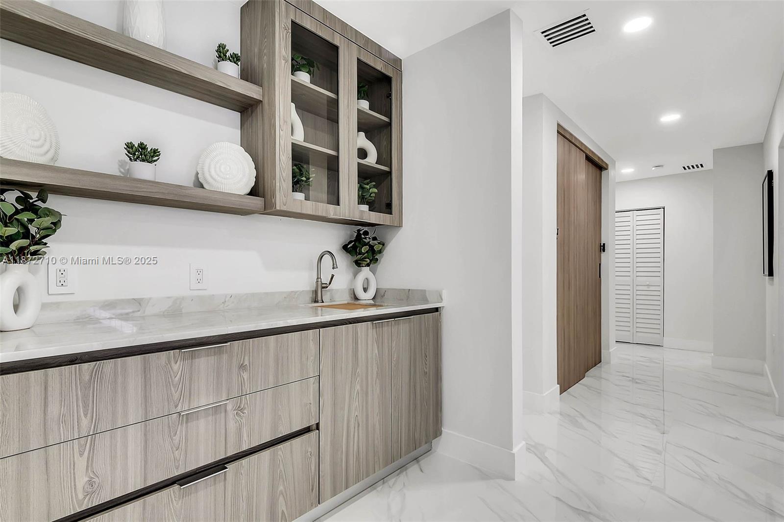 Undisclosed Address Pinecrest, FL 33156