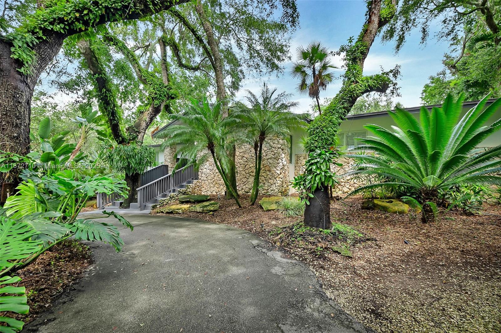 Undisclosed Address Pinecrest, FL 33156