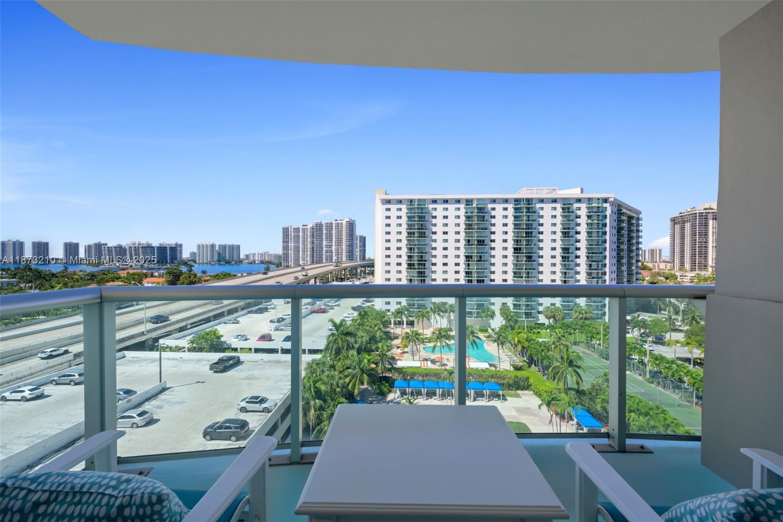 19370 Collins Ave #902