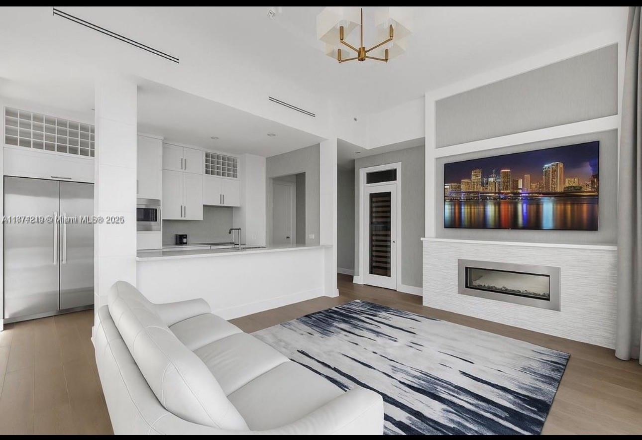 image Brickell Key13