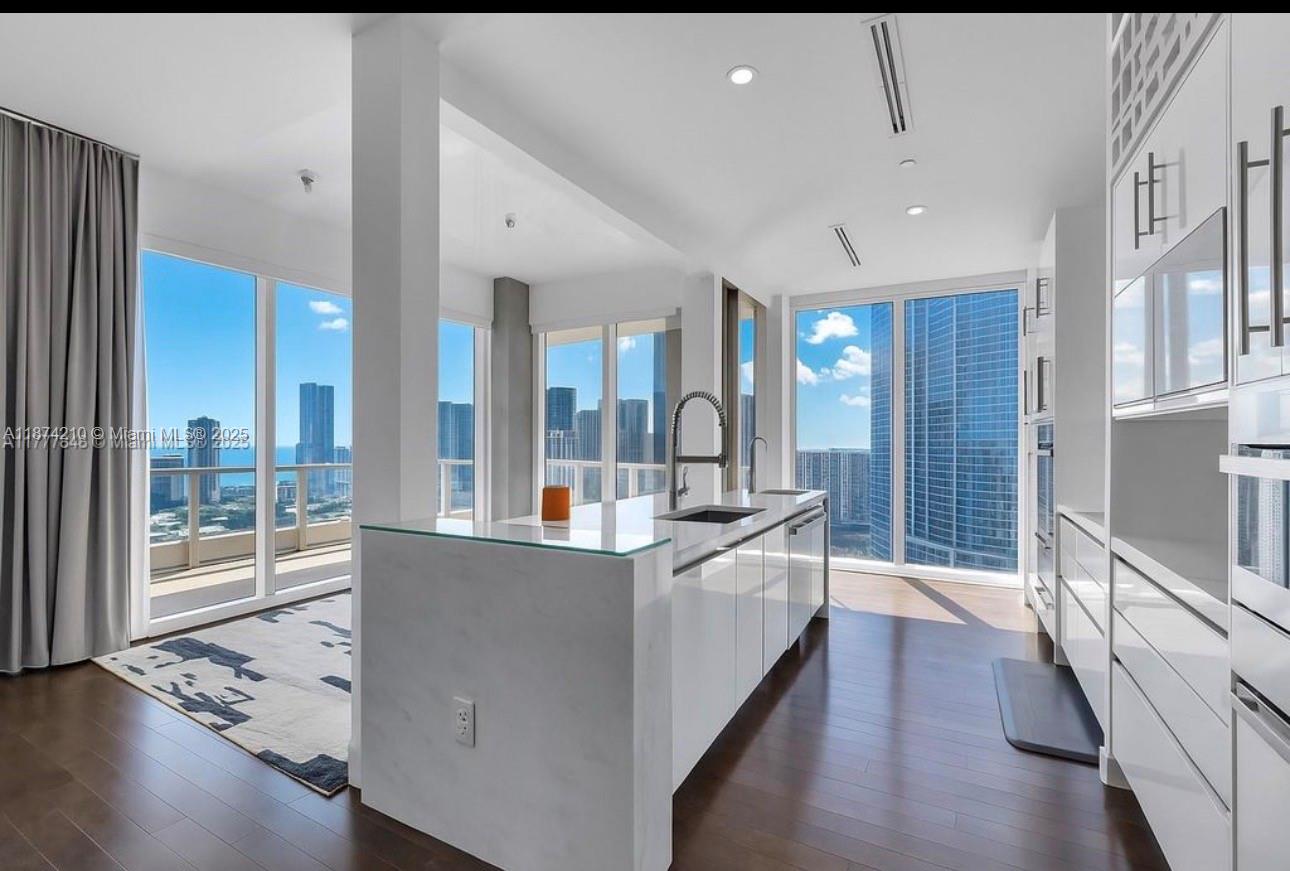 image Brickell Key15