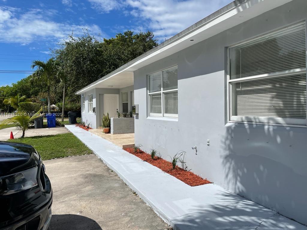 802 N 58th Ave #2